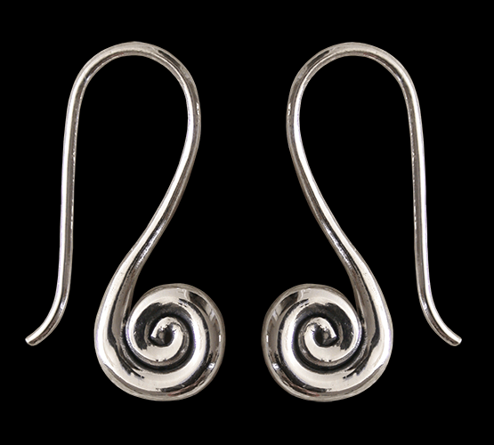 Spiralörhängen i massivt silver. - 2