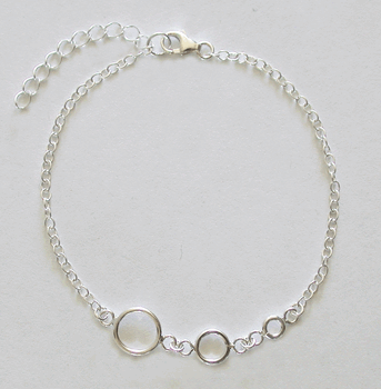 Armband med tre ringar i Äkta silver.
