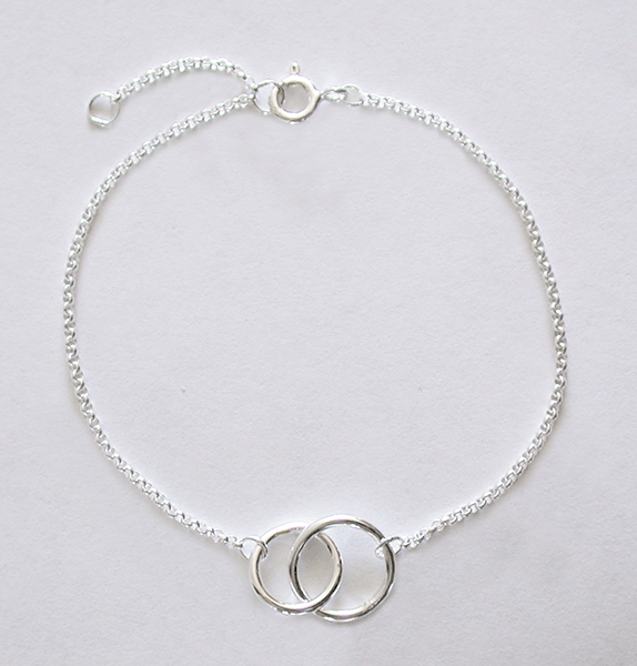 Armband i Äkta silver med tre ringar.