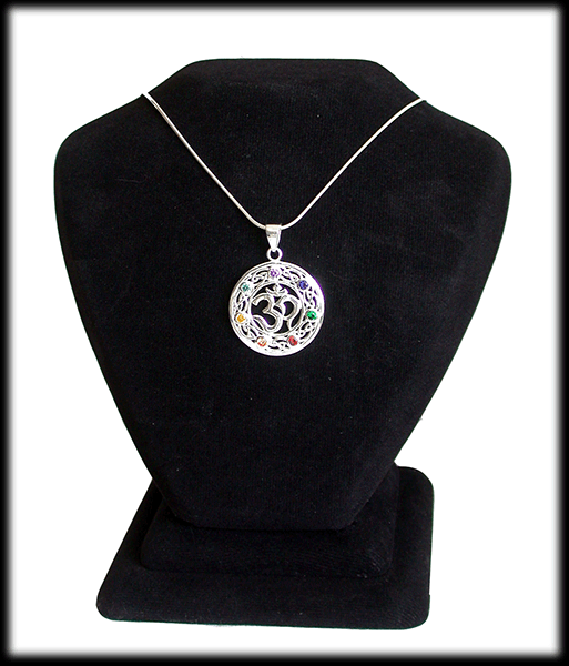 Chakrasmycke med Ohm/ Aum i Äkta silver. - 2