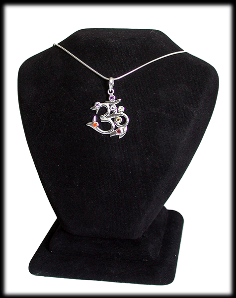 Ohm/ Aum halsband med Chakrastenar. - 2