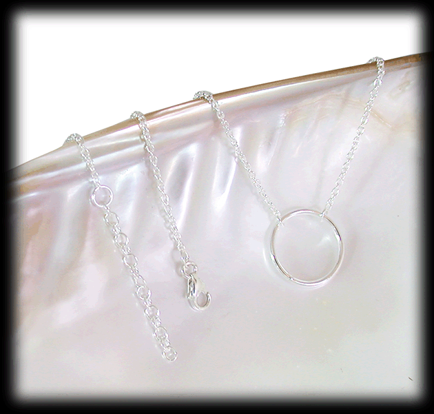 Silver halsband för henne. - 2