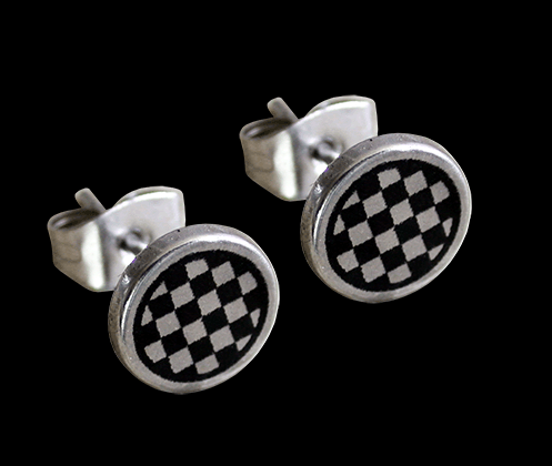 Pepita flagga örhängen i stål. - 2