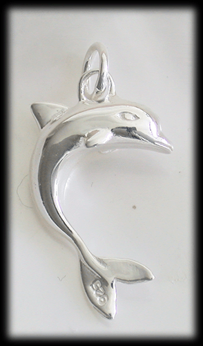 Vackert delfinhänge i Äkta silver. - 2
