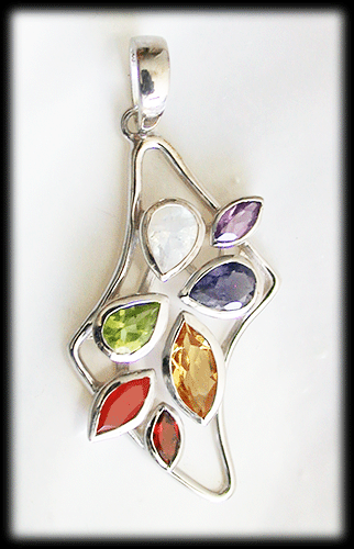 Konstnärligt och mycket elegant halsband med chakra stenar. - 2