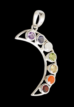 Måne halsband med chakra stenar.