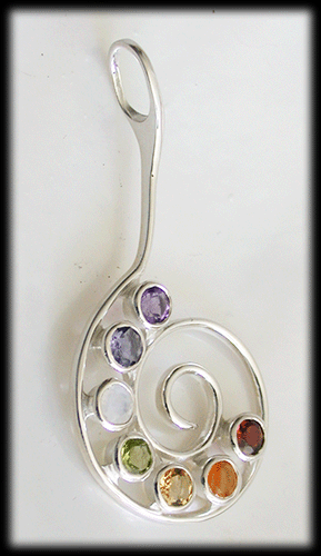 Spiral halsband med chakra stenar. - 6