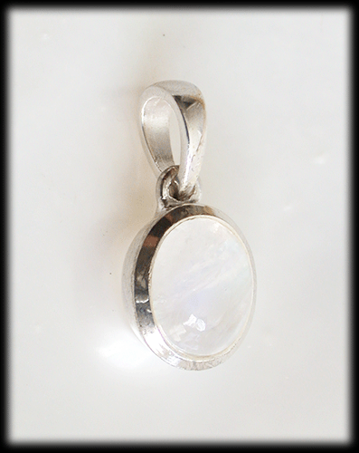 10 mm. Månstenshänge i Äkta silver. - 2
