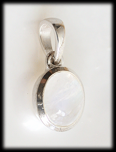 12 mm. Månstenshänge i Äkta silver.