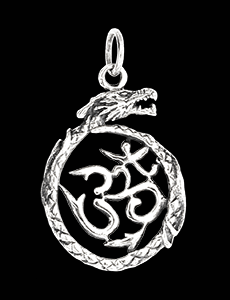 Stort Aum / Ohm hänge i Äkta silver med drake.