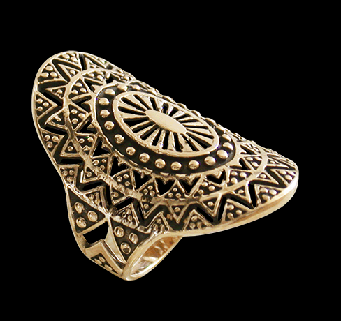 Wonderful design ring  in brons.