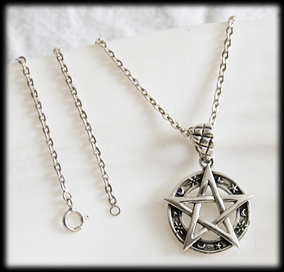 21.5 mm. Pentagram hänge i Äkta silver. - 2