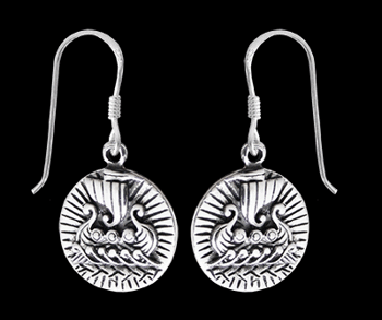 Vackra vikingaskepp örhängen i Äkta silver.