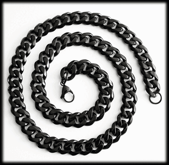 Armband i svart stål