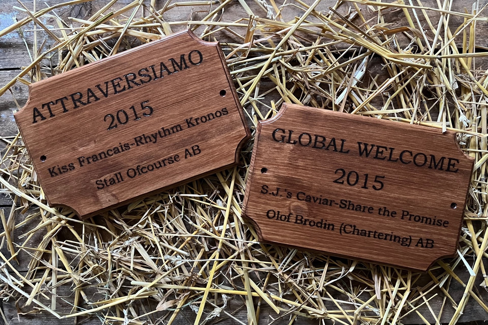 boxskylt Attraversiamo och Global Welcome
