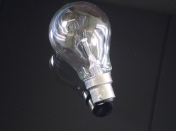 NORM LL KRY 8000t 40W KLAR B22 235V