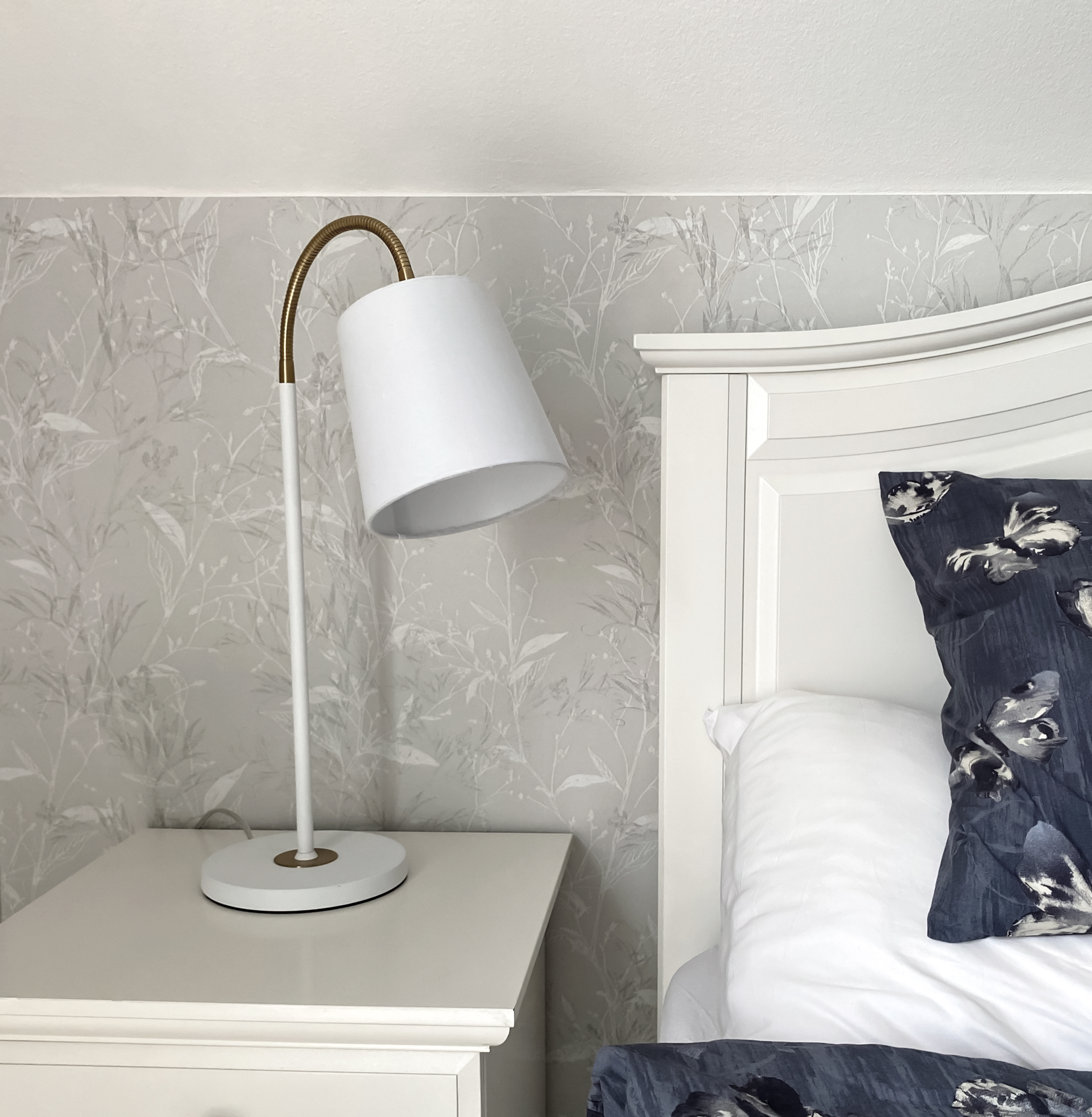 LJUSDAL bordlampa, vit/matt mässing - Aneta Lighting - 3