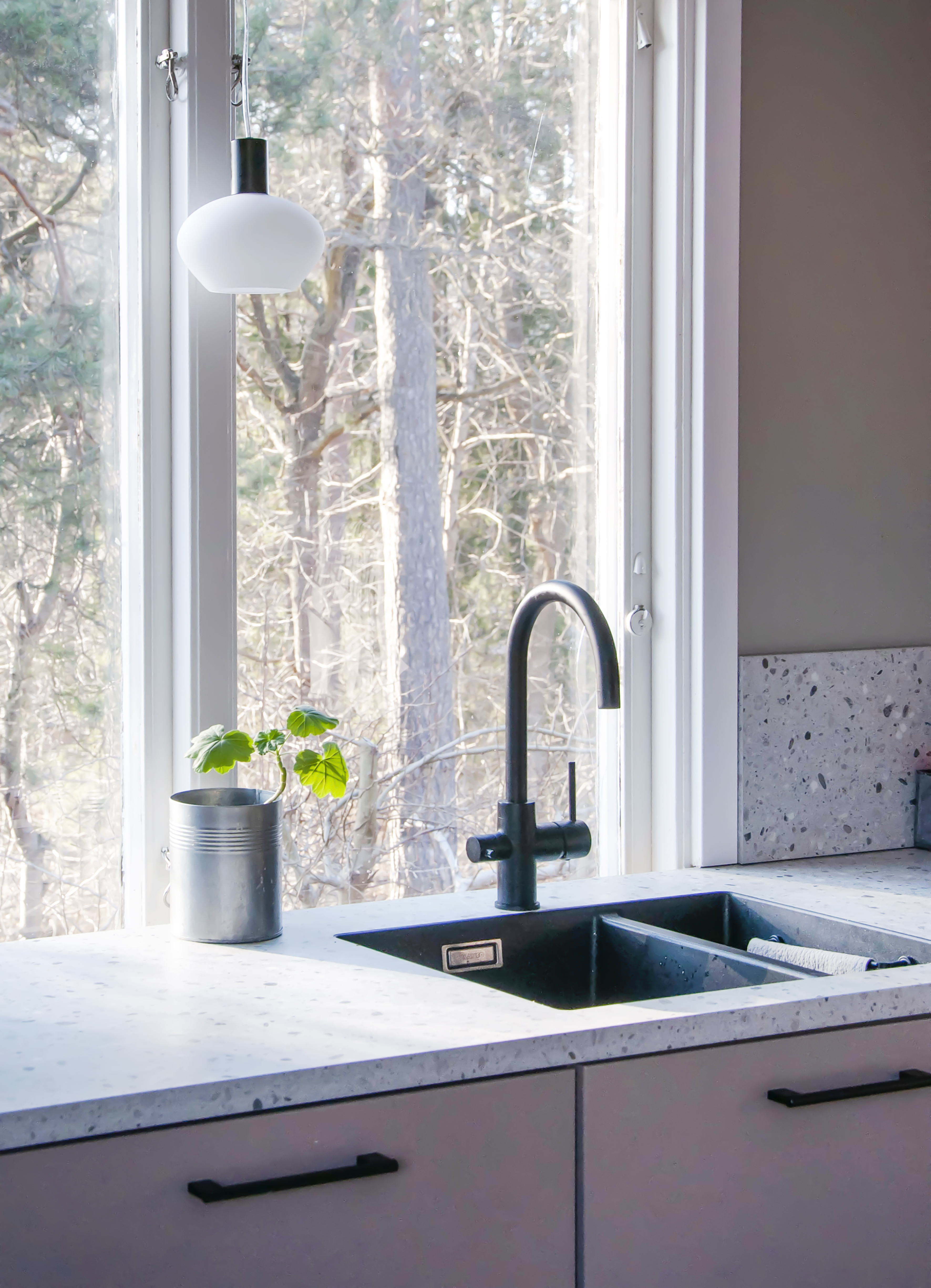 BELL fönsterlampa, svart/vit - Aneta Lighting - 4