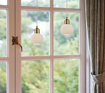 ELIN fönsterlampa, matt mässing/vit - Aneta Lighting