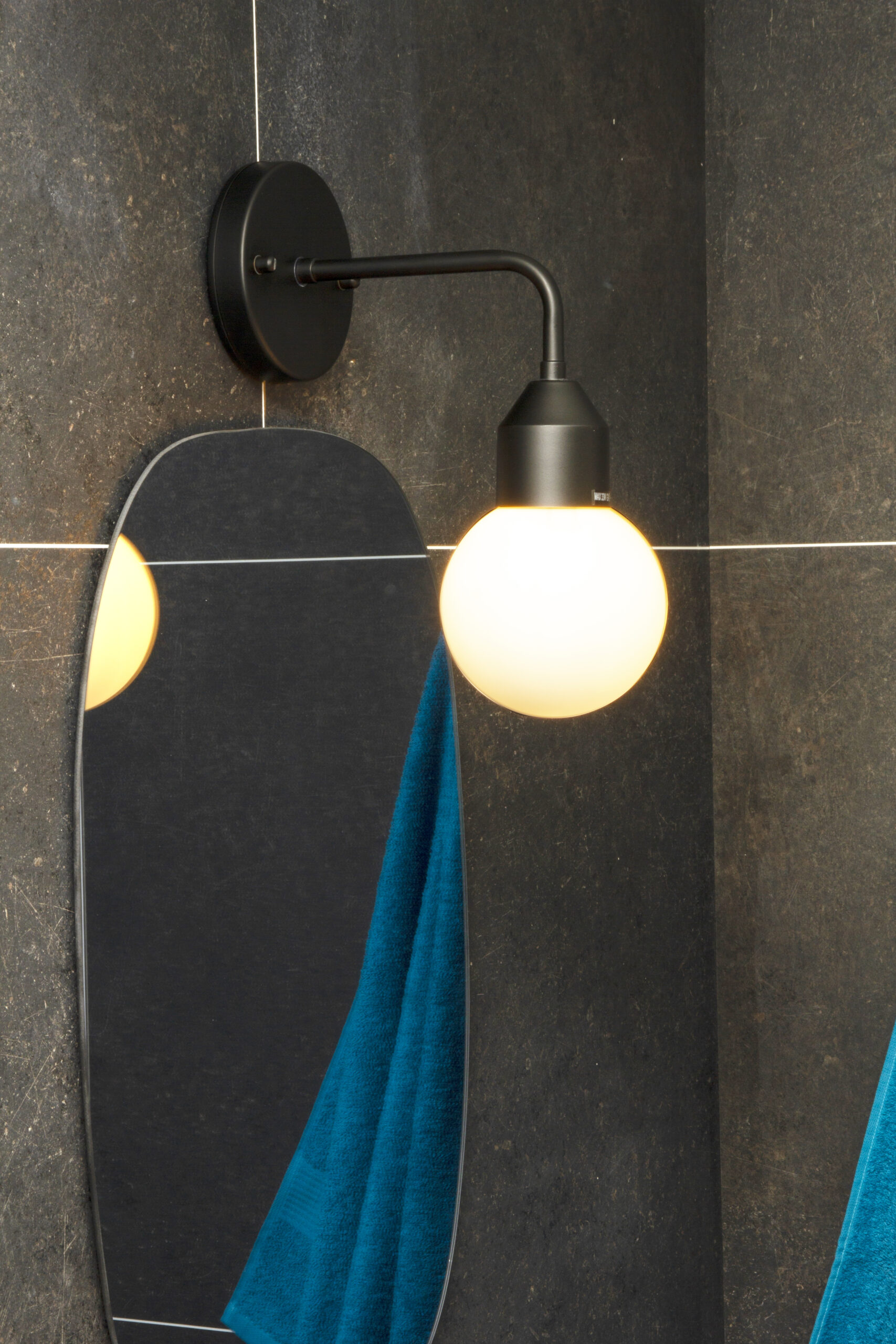 FLORENS vägglampa bad, svart/opal - Aneta Lighting - 2