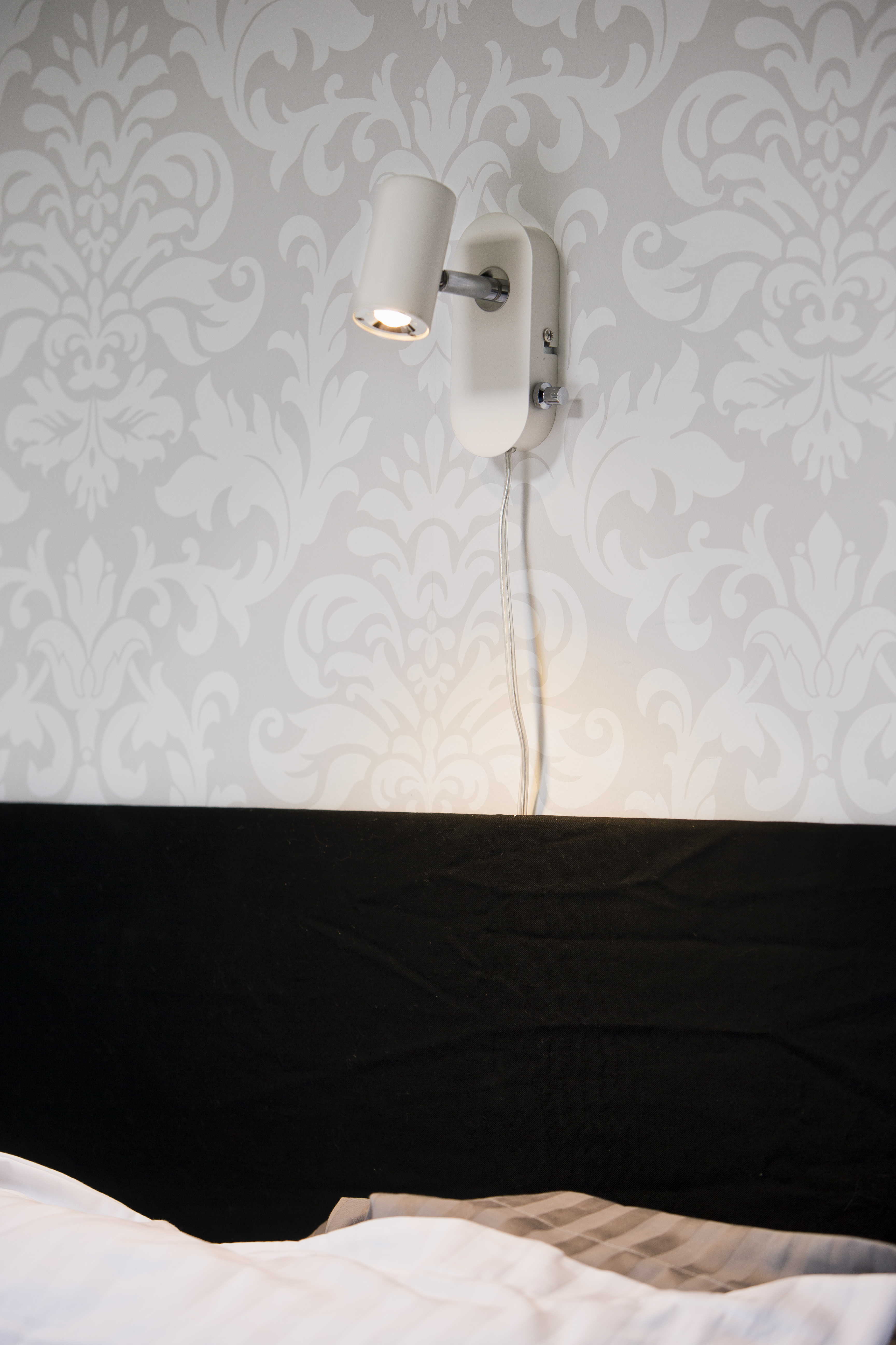 GUSTO väggspot, vit - Aneta Lighting