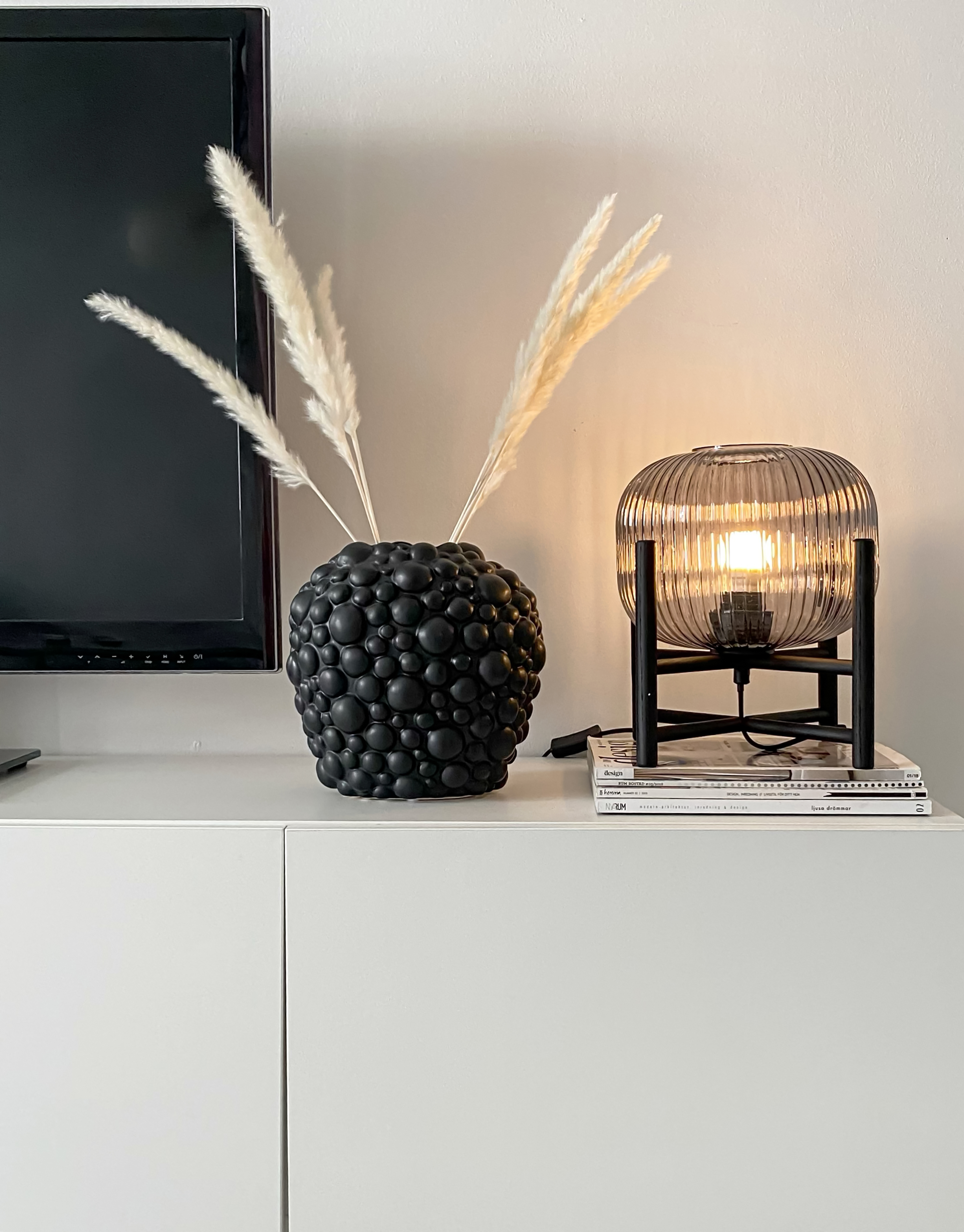 VINDA bordlampa stor, svart/rök - Aneta Lighting - 2