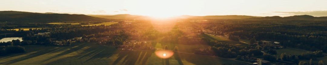 Lokal matproduktion i samverkan Dalarnas egen förmedlare och grossist av lokal mat till storkök, restauranger, butiker och privatpersoner Hjälp oss köpa stora volymer från våra nära matproducenter - Bli kund genom ett klick här