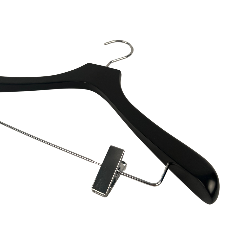 Pyörivä puinen riipus, jossa on metallitanko ja klipsit, musta, 42 cm. - 5