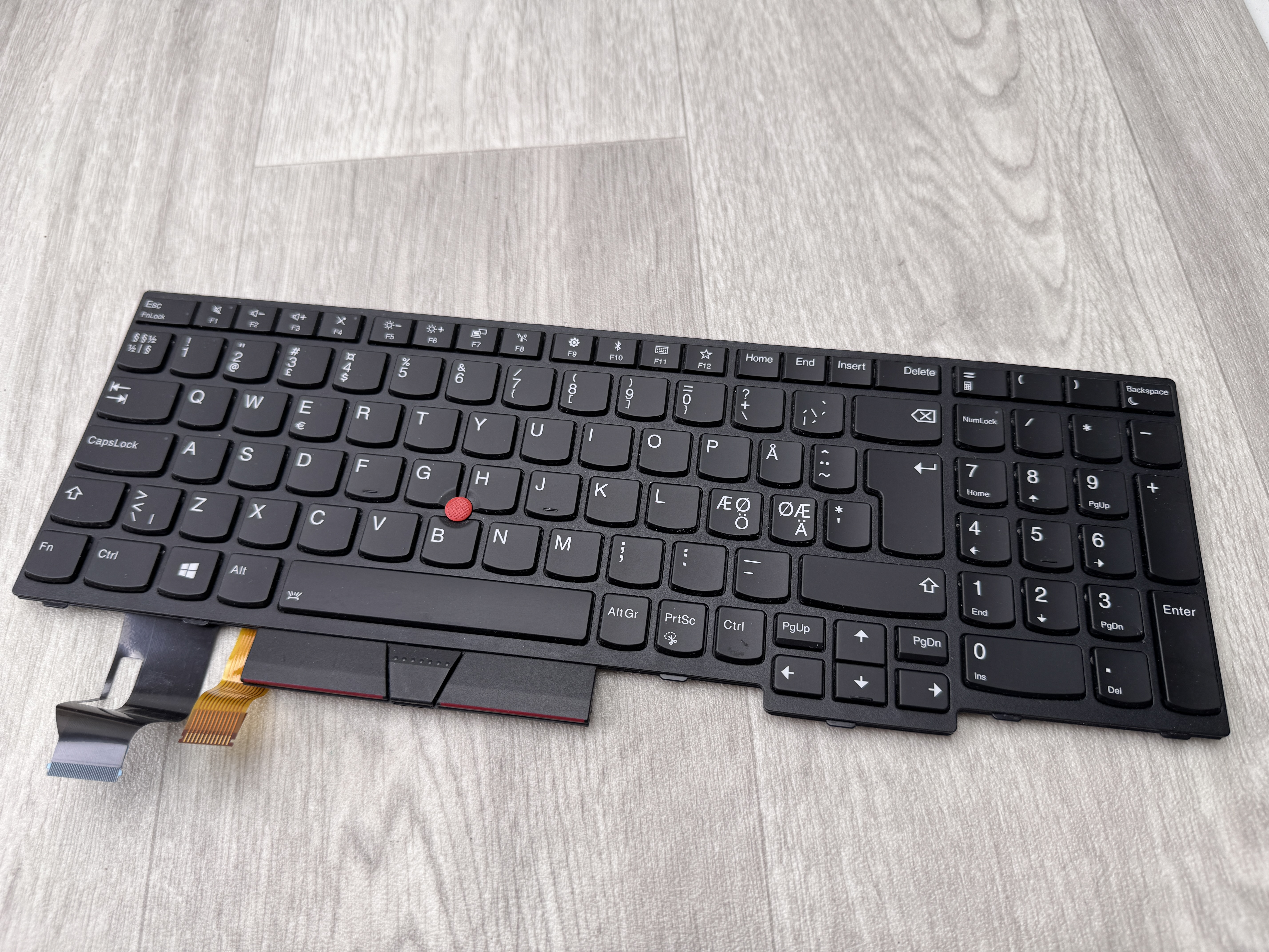 Lenovo 01YP625 Swedish Keyboard Thinkpad E580 E590 L580 L590 P52 P53 P53s P72 P73 T590 Tangentbord