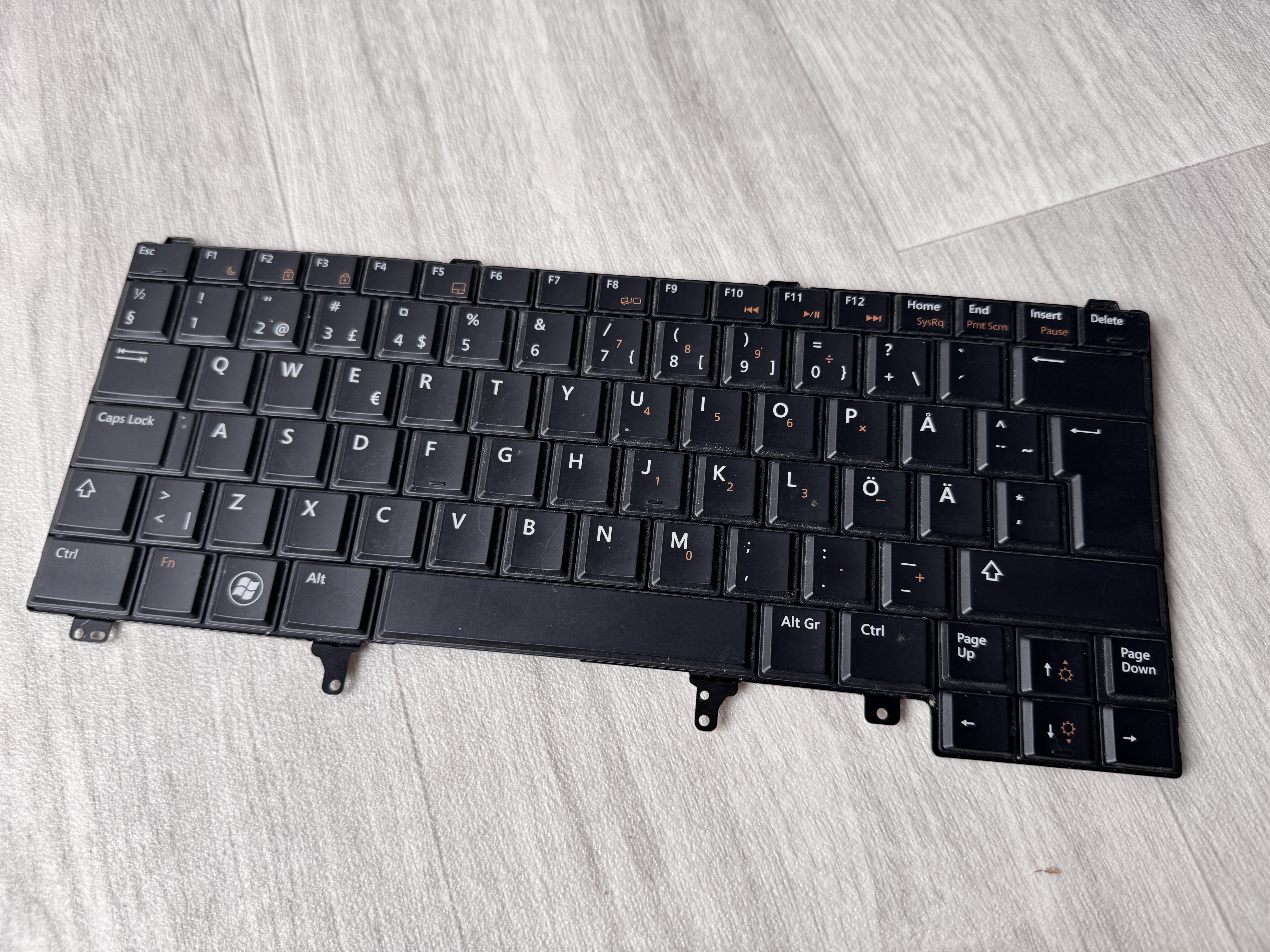 Keyboard / Tangentbord för DELL Latitude E5420 E5430 E6420 E6430 E6320 E6330 E6220 06838N