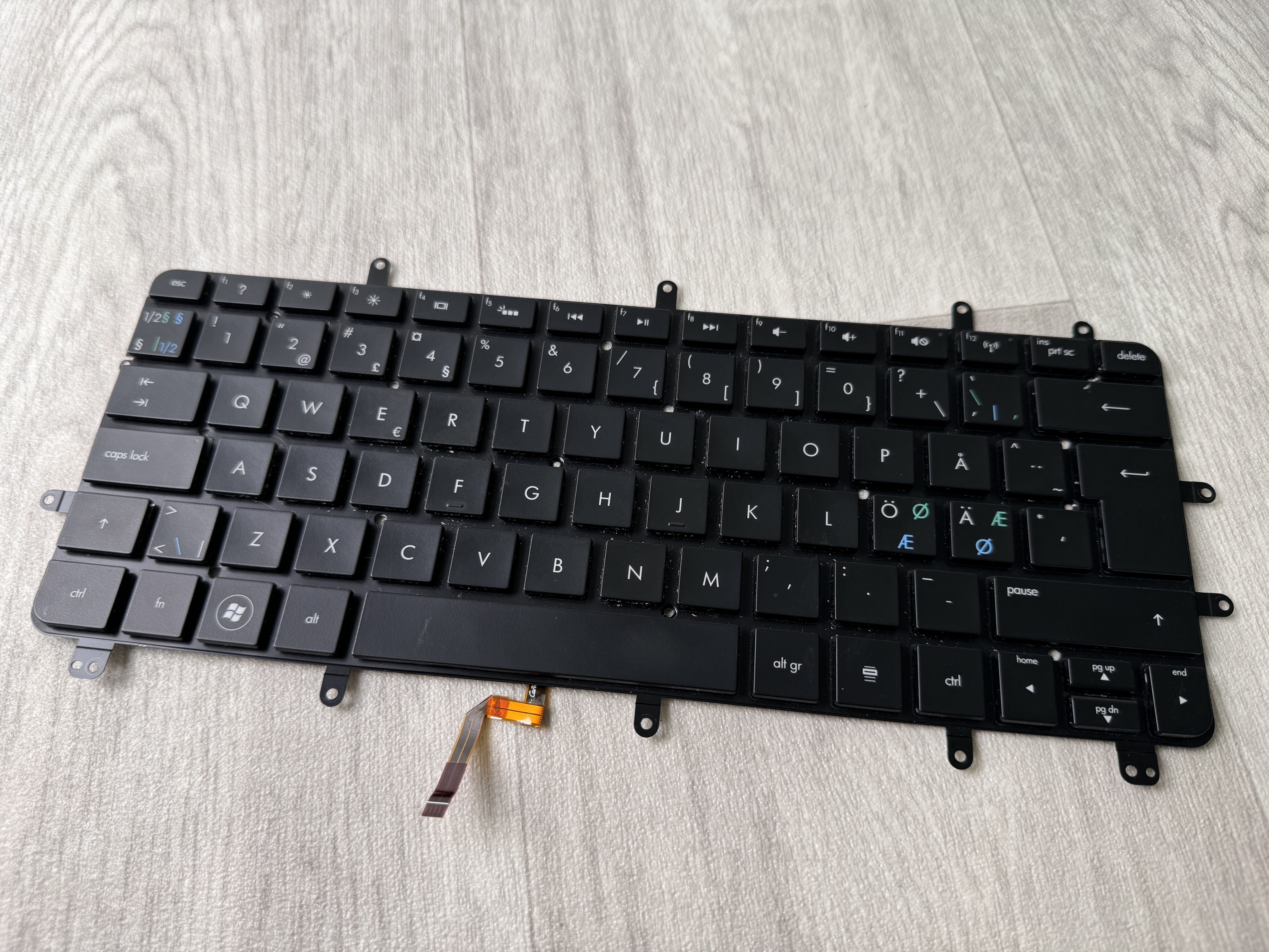HP Spectre XT Pro Nordic Tangentbord Keyboard 689943-DH1