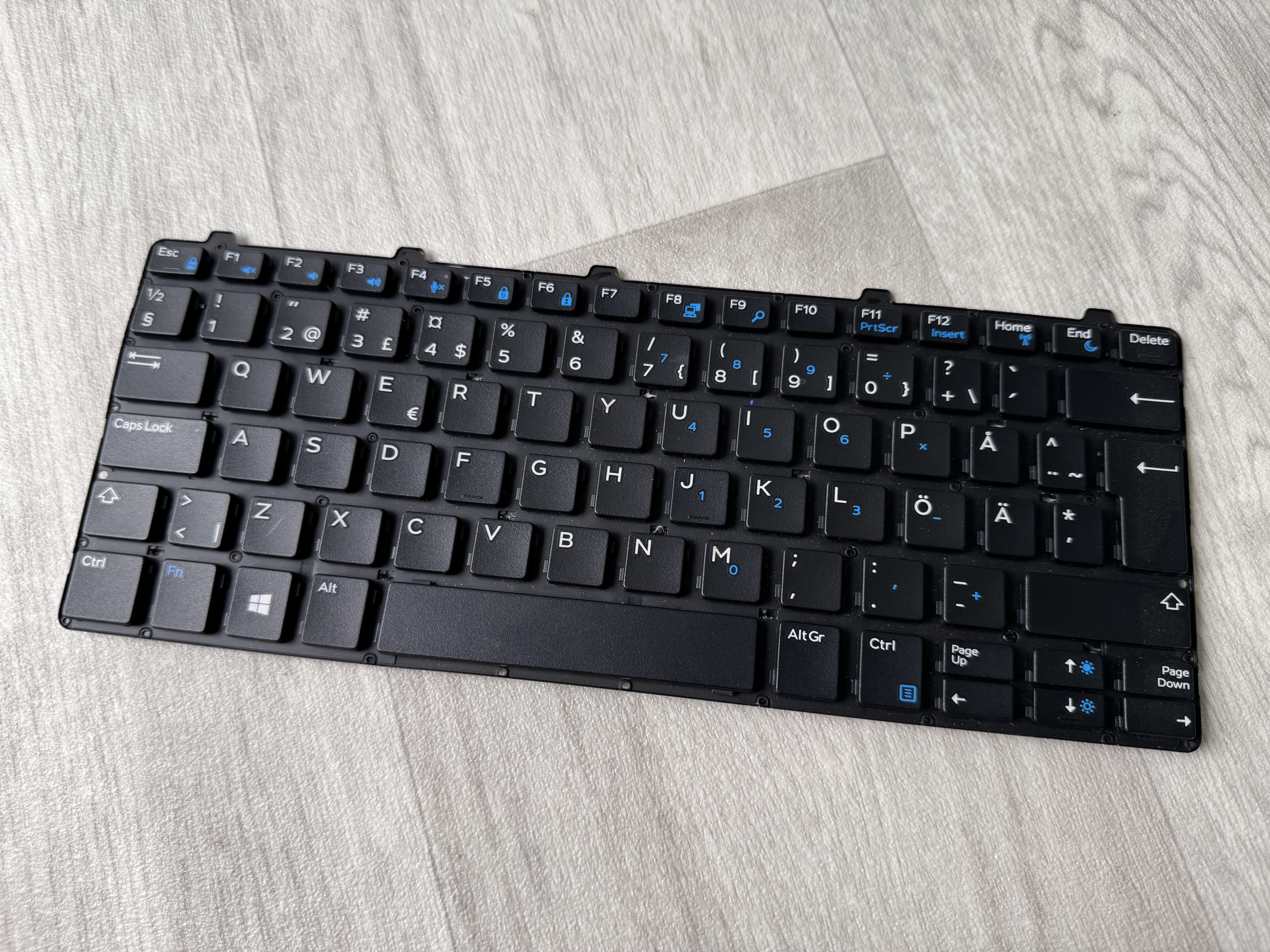 Dell Original Tangentbord / Keyboard Latitude 3180 3189 3190 3380 Nordic 0KVXY0