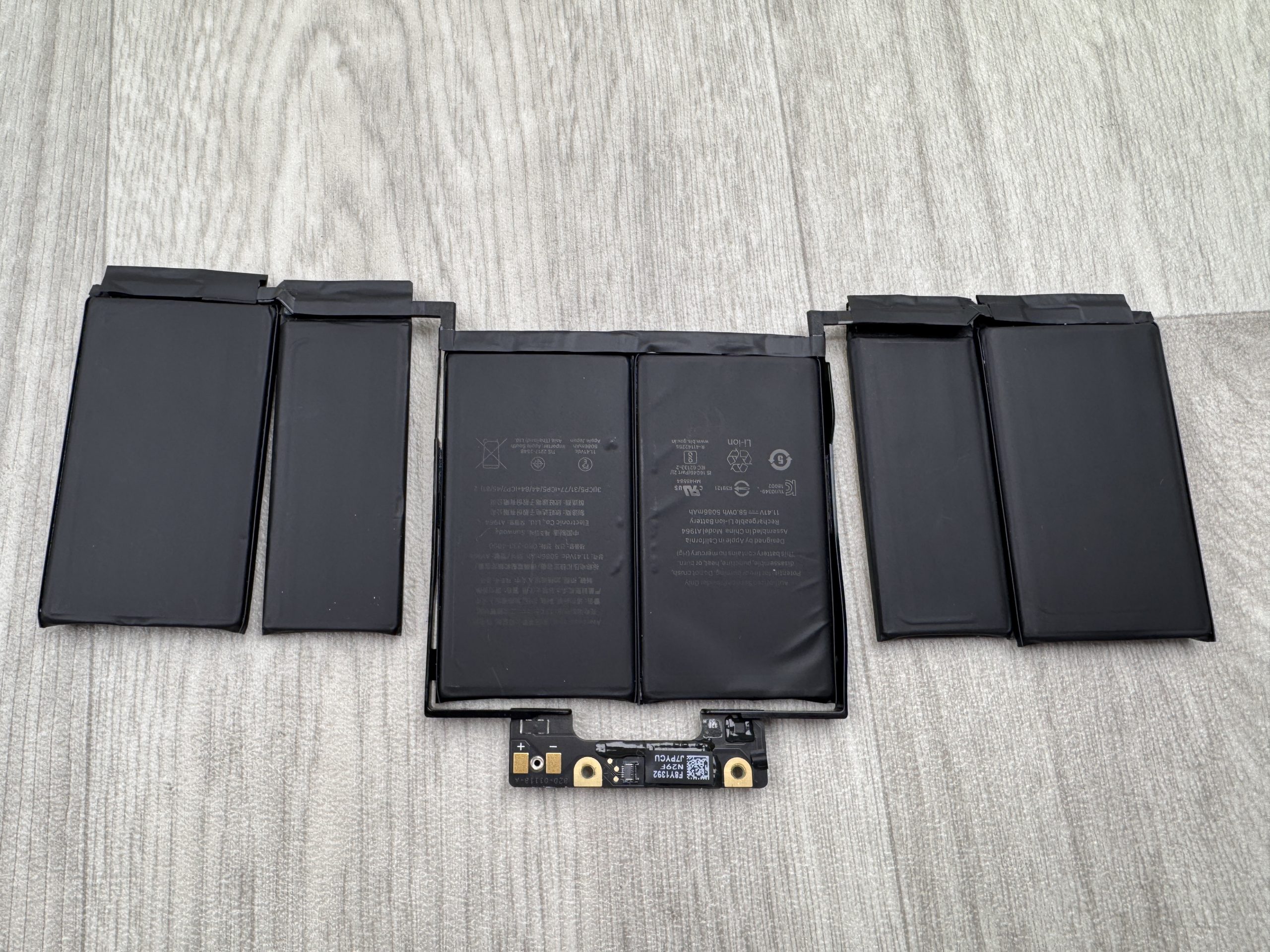 Original Apple Batteri för MacBook Pro 13 Touchbar 2018 2019 A1964 11.41v 58Wh 5086mAh