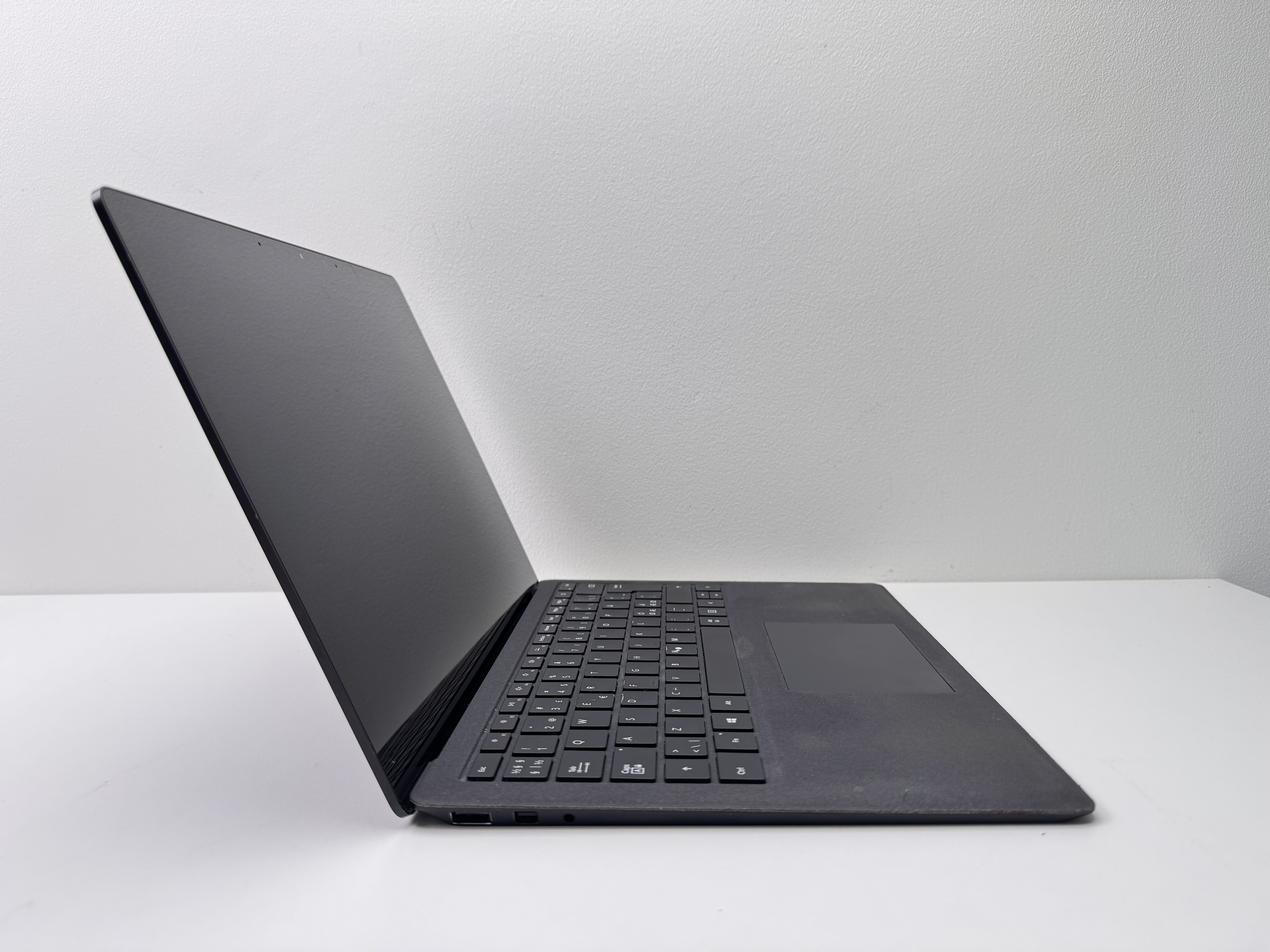 Microsoft Surface Laptop 2 13.5