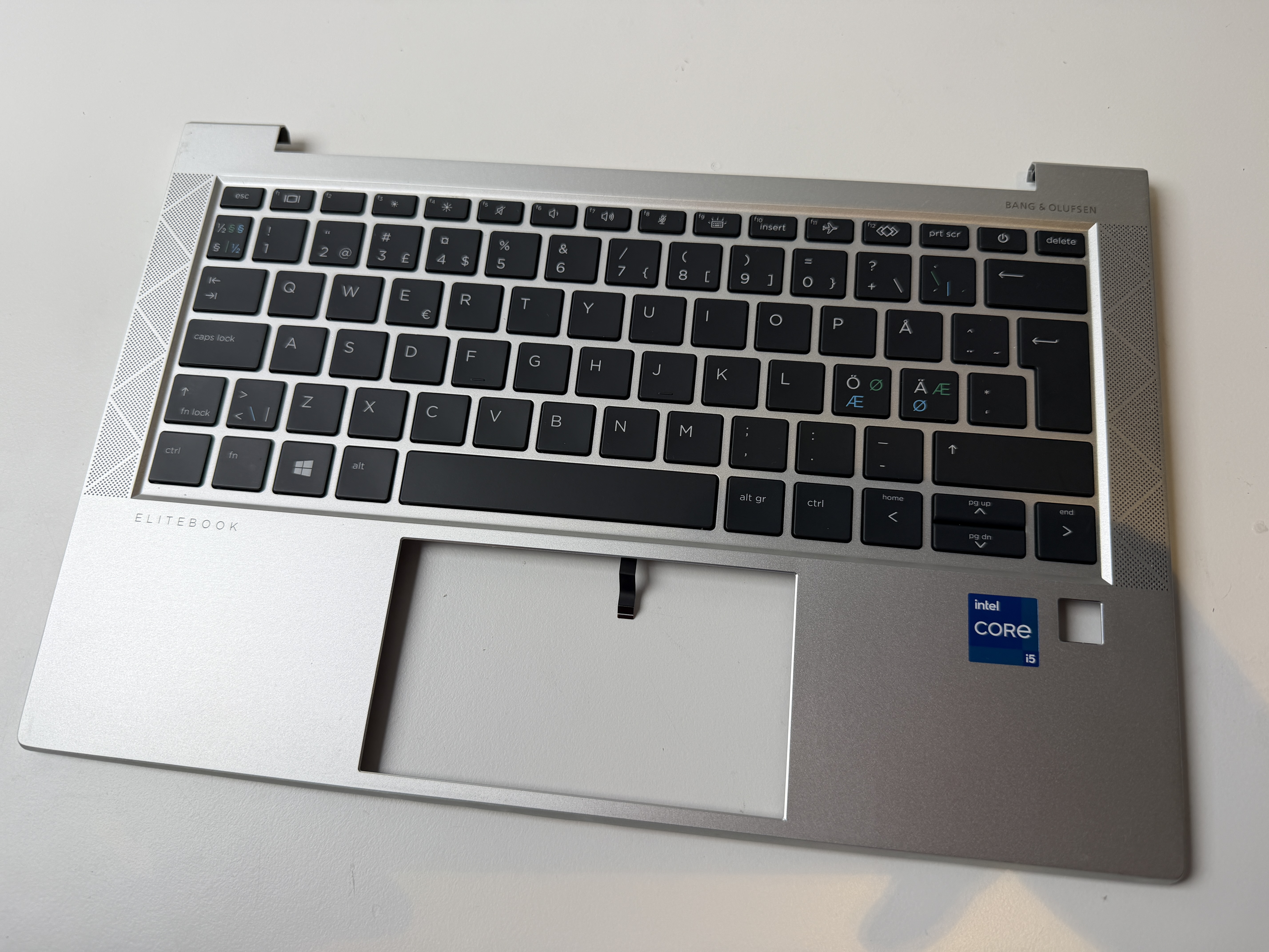 Begagnat Original HP Tangentbord Palmrest EliteBook 830 835 G7 G8 M08699-DH1
