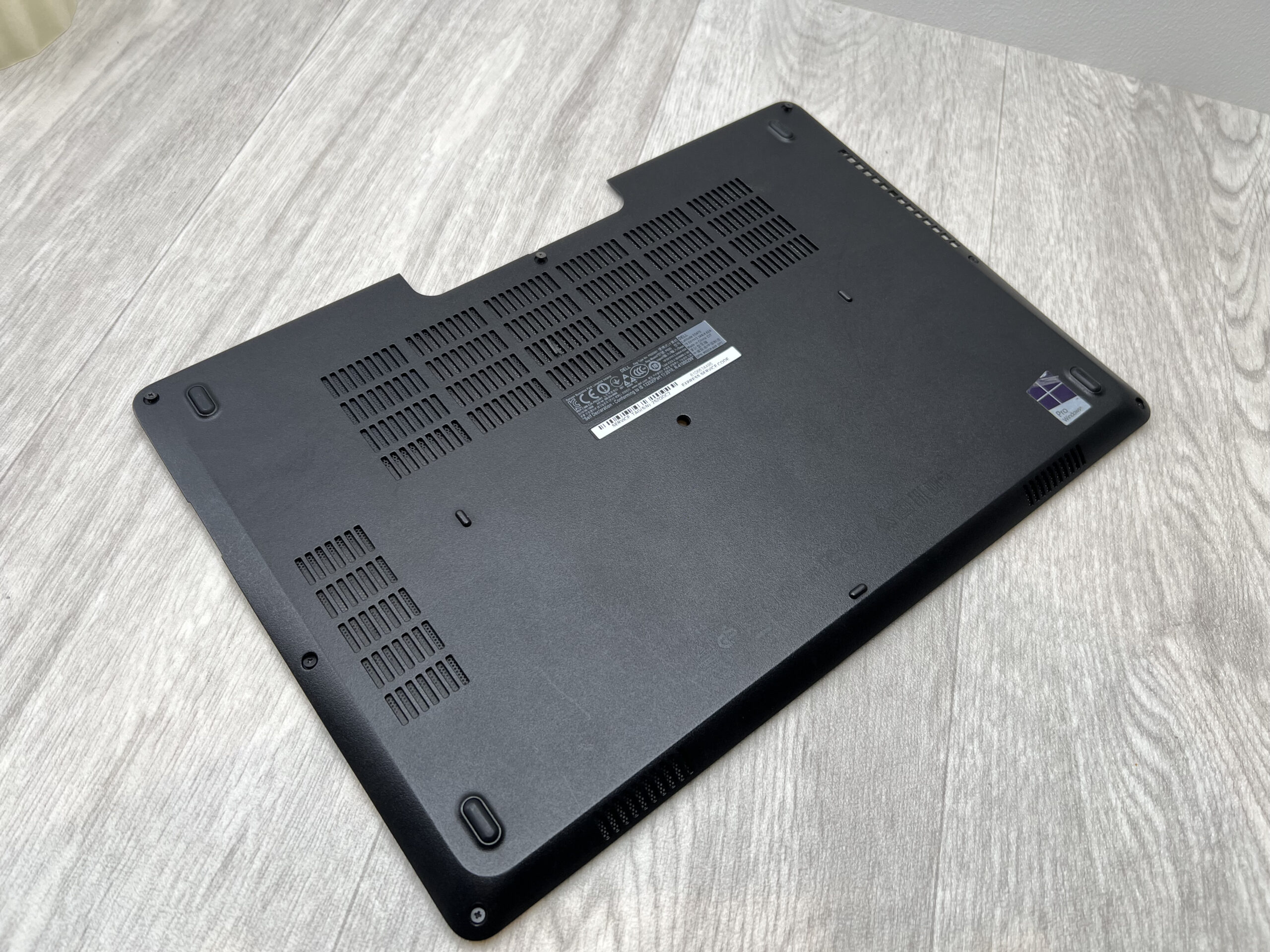 Original Dell Bottenplatta / Bottom Case Cover för Latitude 5470 E5470