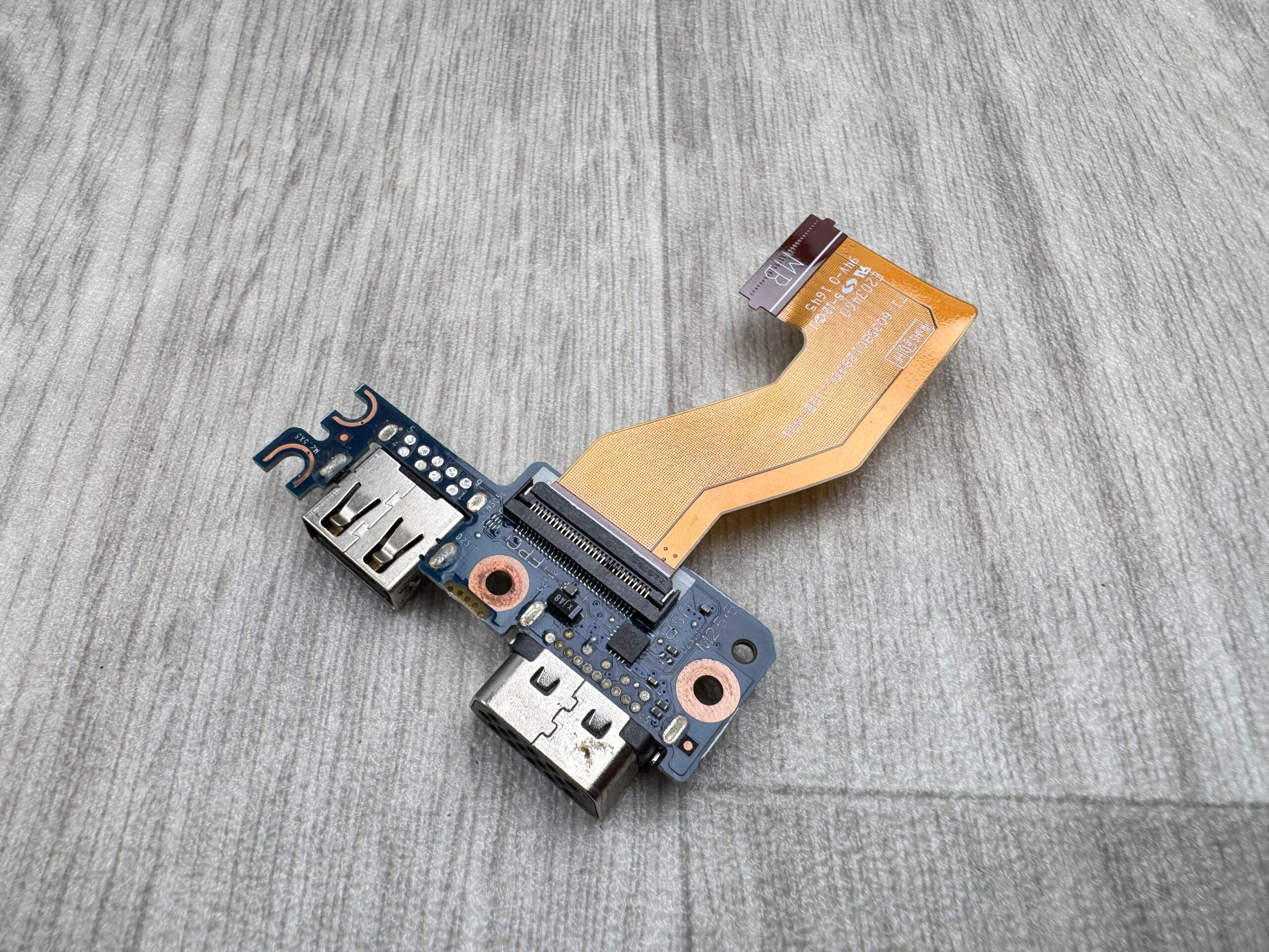 HP EliteBook 840 G3 USB VGA Board & Cable 6050A2727501 (6050A2835701)