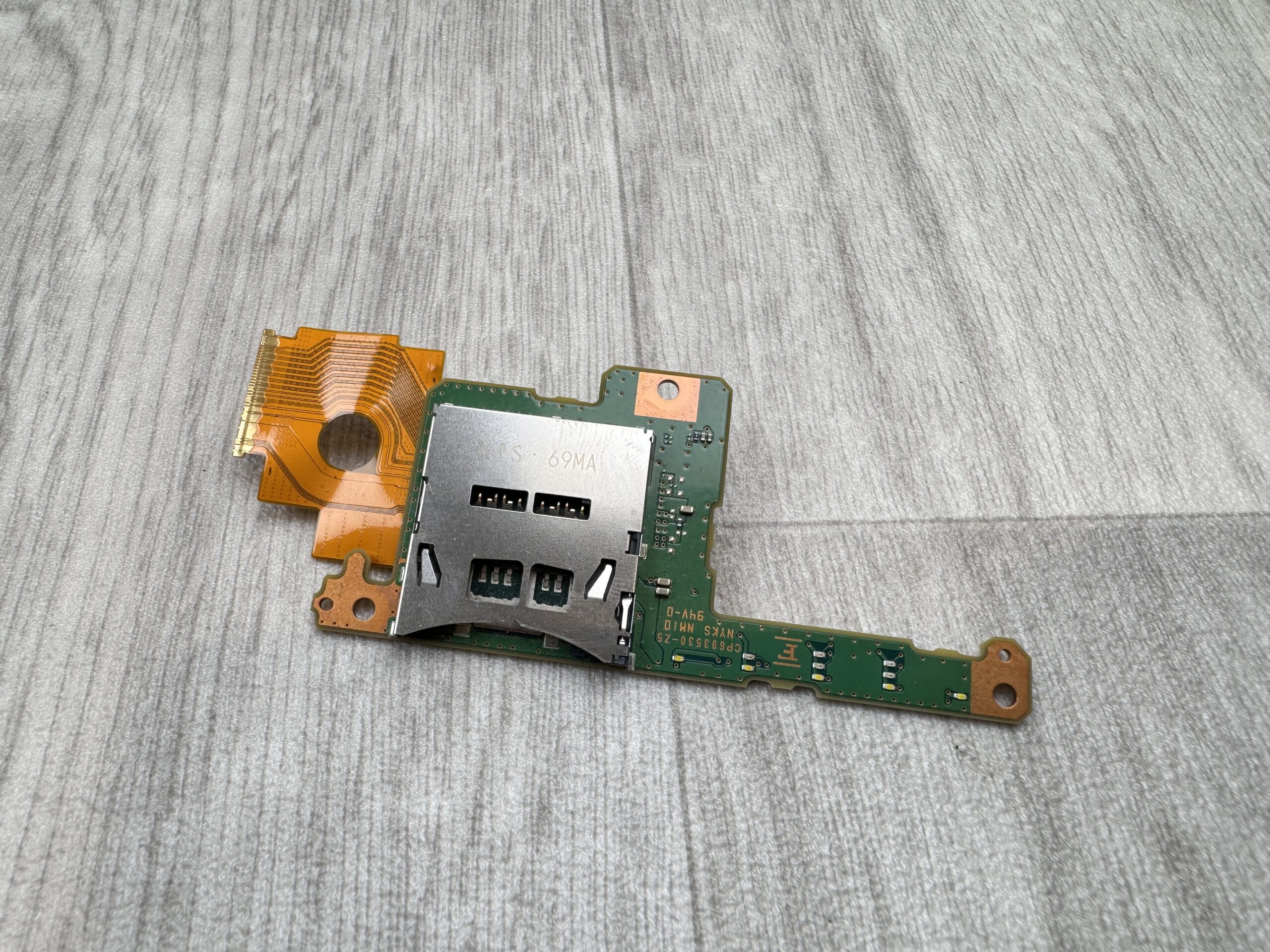 Fujitsu Lifebook S936 SD Card Reader Board CP693530-Z5 CP695315-Z1