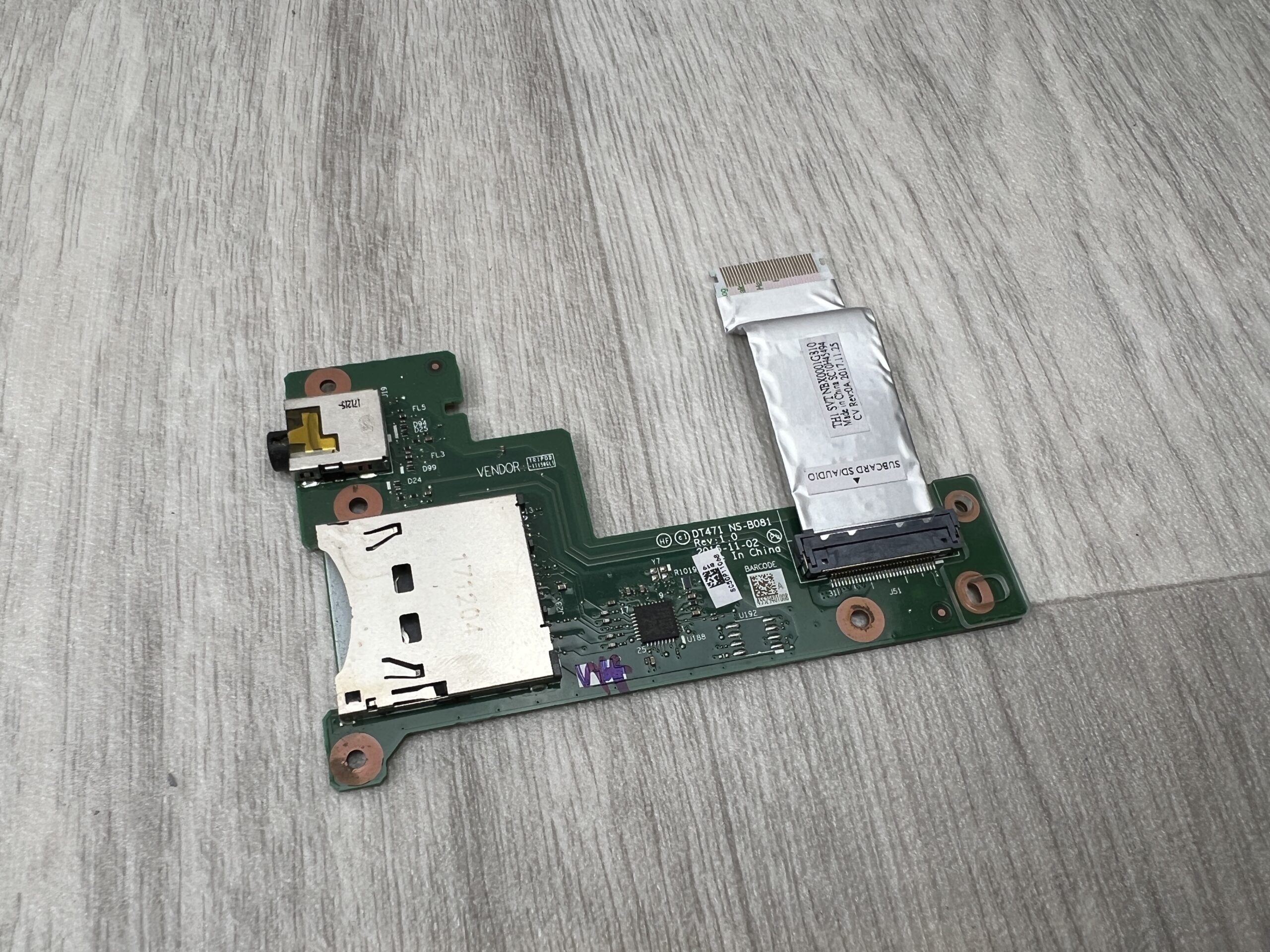 Lenovo ThinkPad 14" T470s T460s OEM Audio Jack Card Reader Board NS-B081