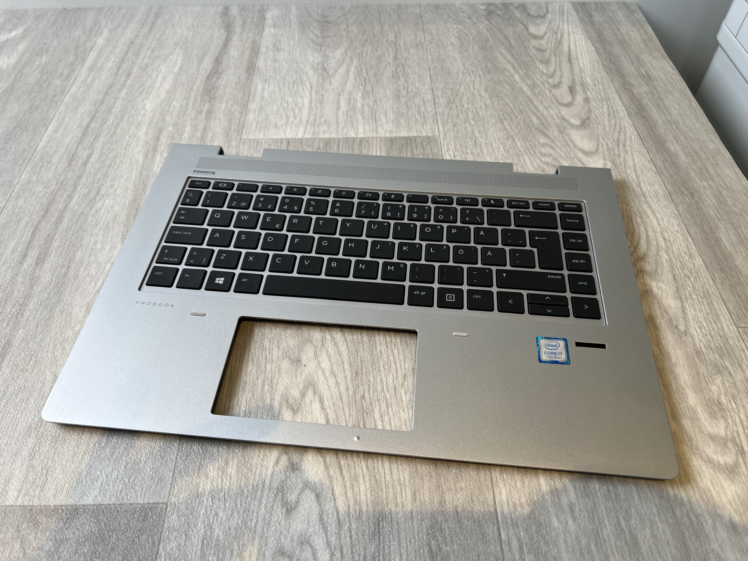 Original HP Palmrest Chassi ink. Tangentbord för ProBook 640 G4 640 G5 645 G4 G5