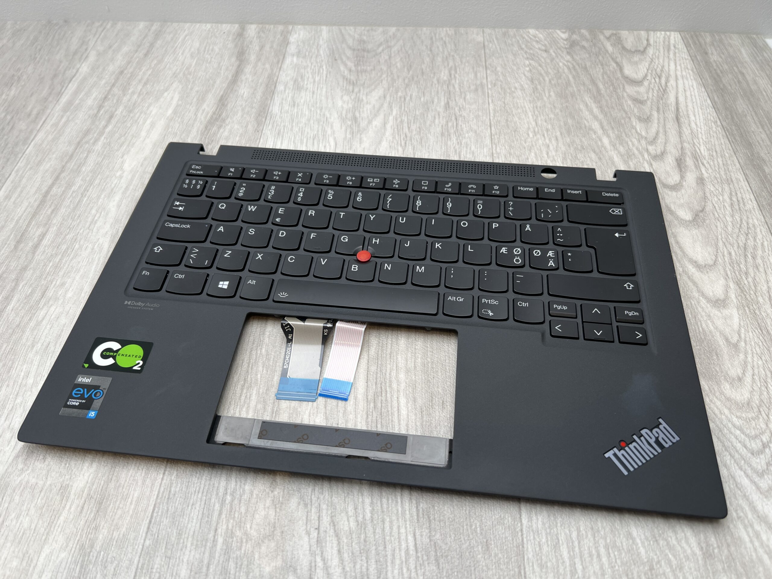 Top Cover Upper Case / Palmrest för Lenovo ThinkPad T14s Gen2 + Nordic Keyboard