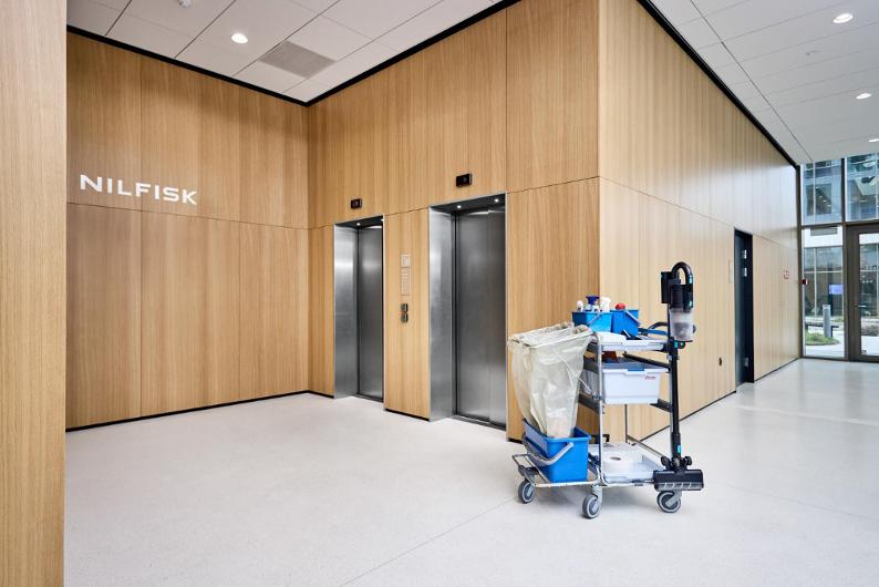 Skaftdammsugare NILFISK VU200