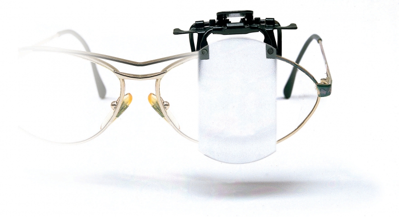 Flip-up blinder - 3