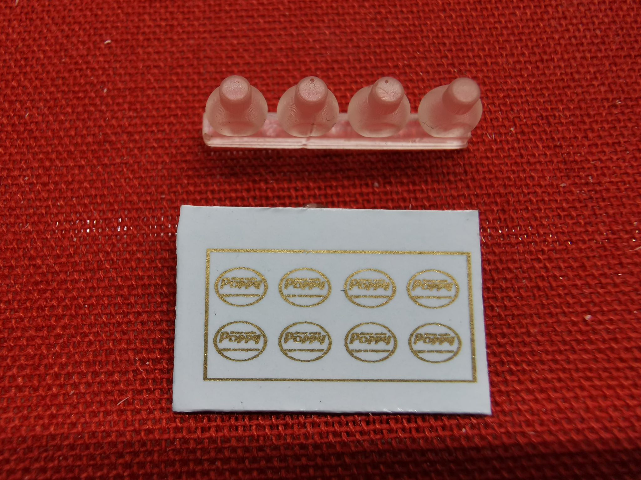 Poppy flaska luftfräschare 1:24  Klar resin 4-pack  vita dekaler ingår