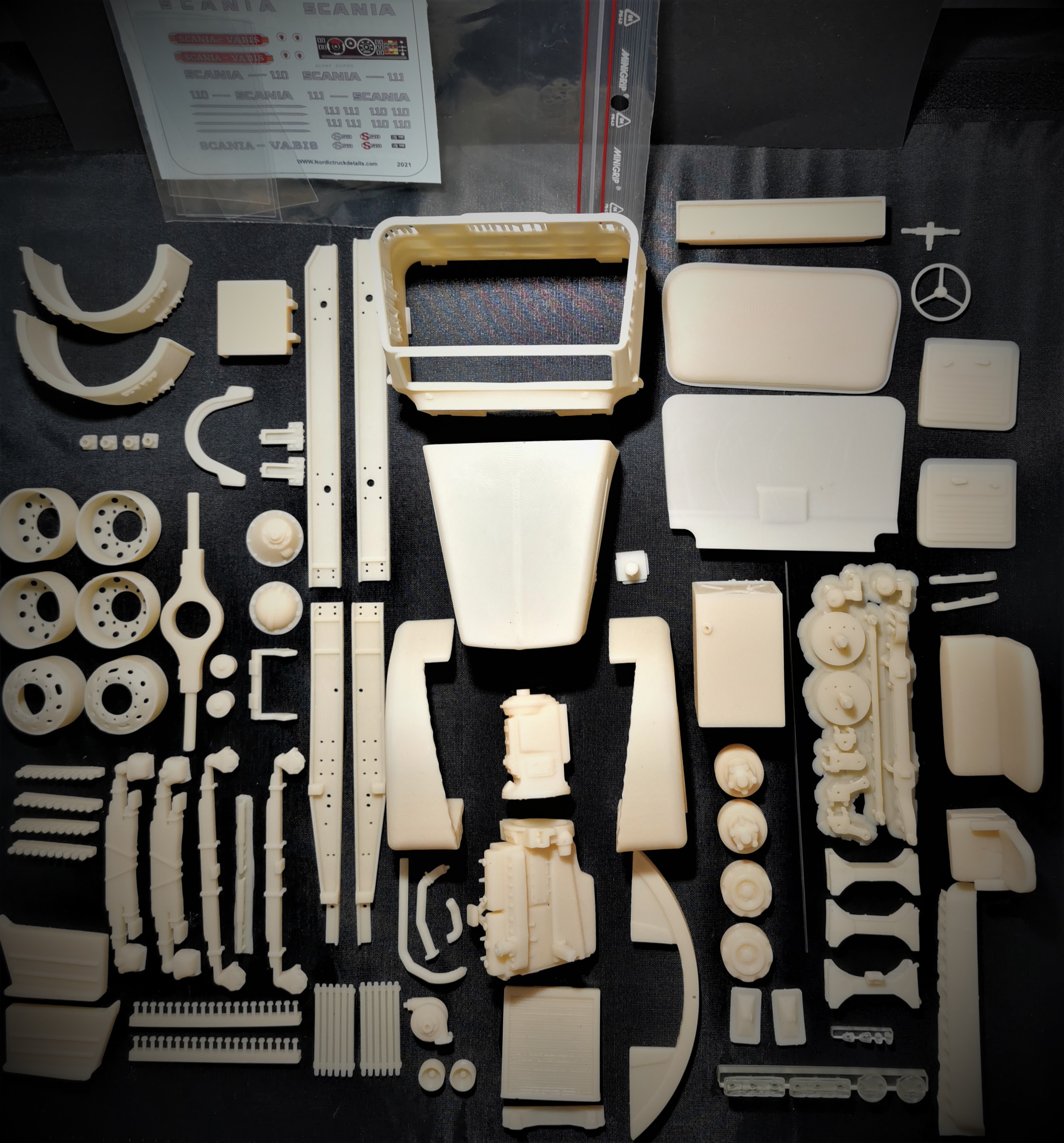 Scania 110/111 resin byggsats 1:24 - 2
