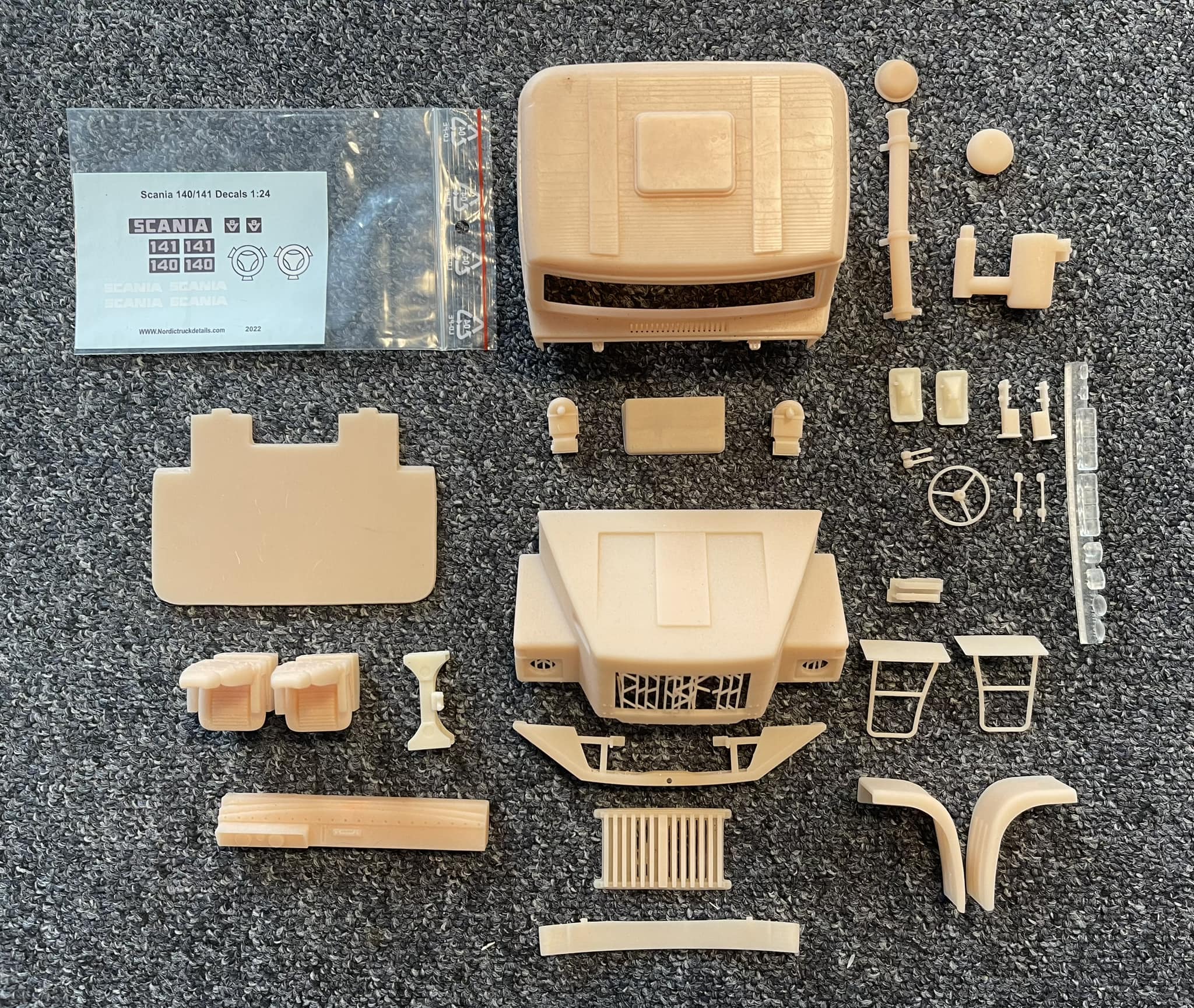 Scania 140/141  Daghytt 1:24 TRANSKIT utan chassi - 2