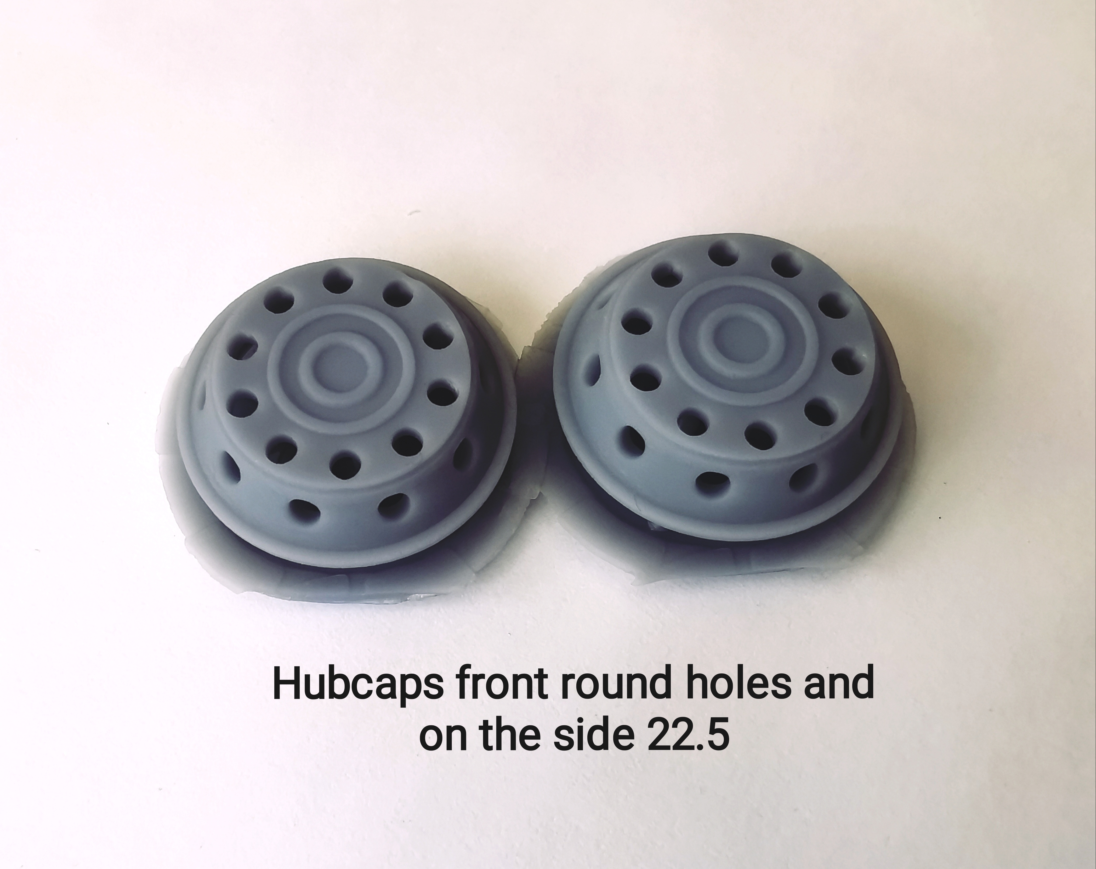 Hubcaps front axle round holes+ sides  2pcs  1:24 resin