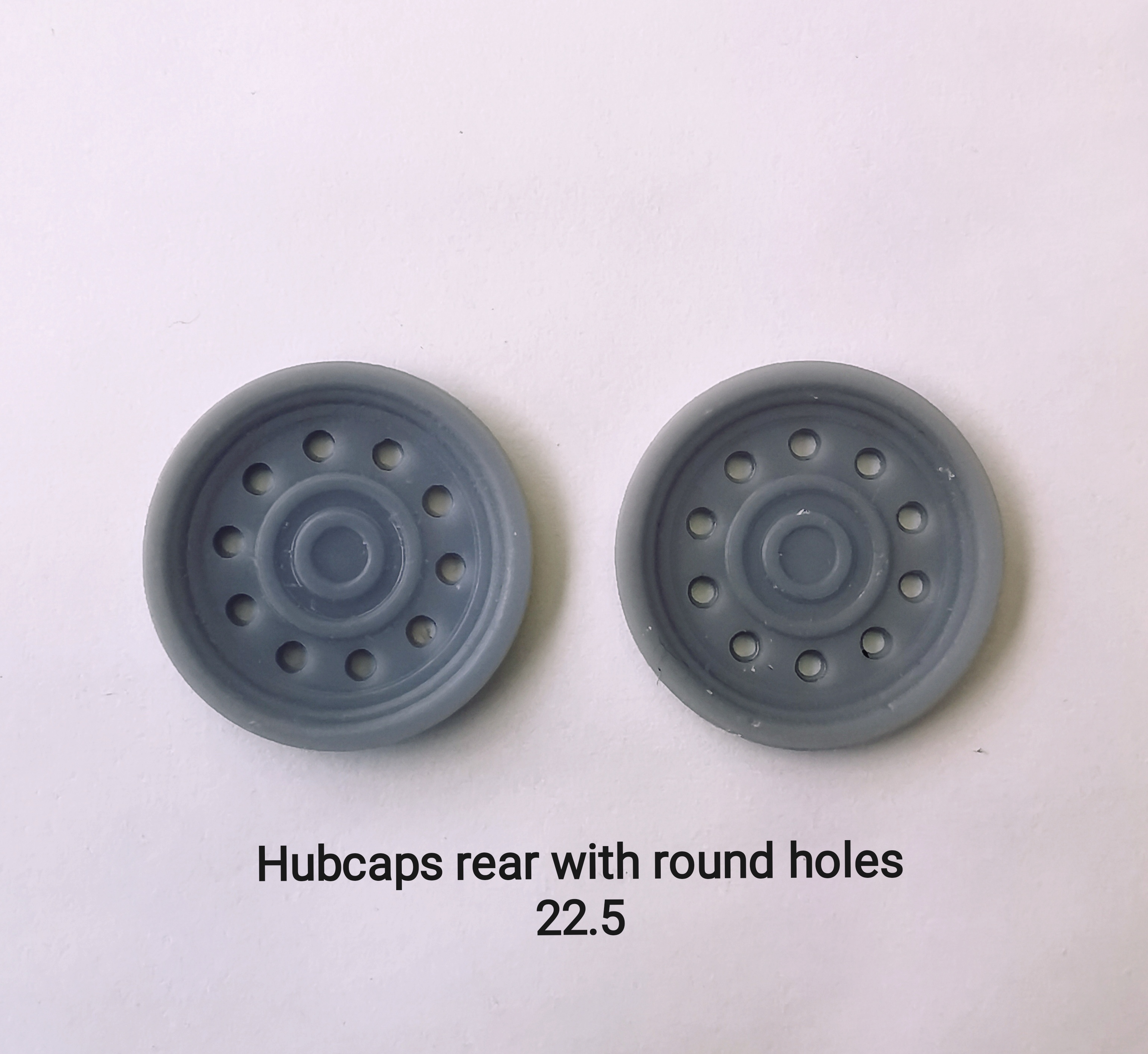 Hubcaps Drive axle round holes  2pcs  1:24 resin