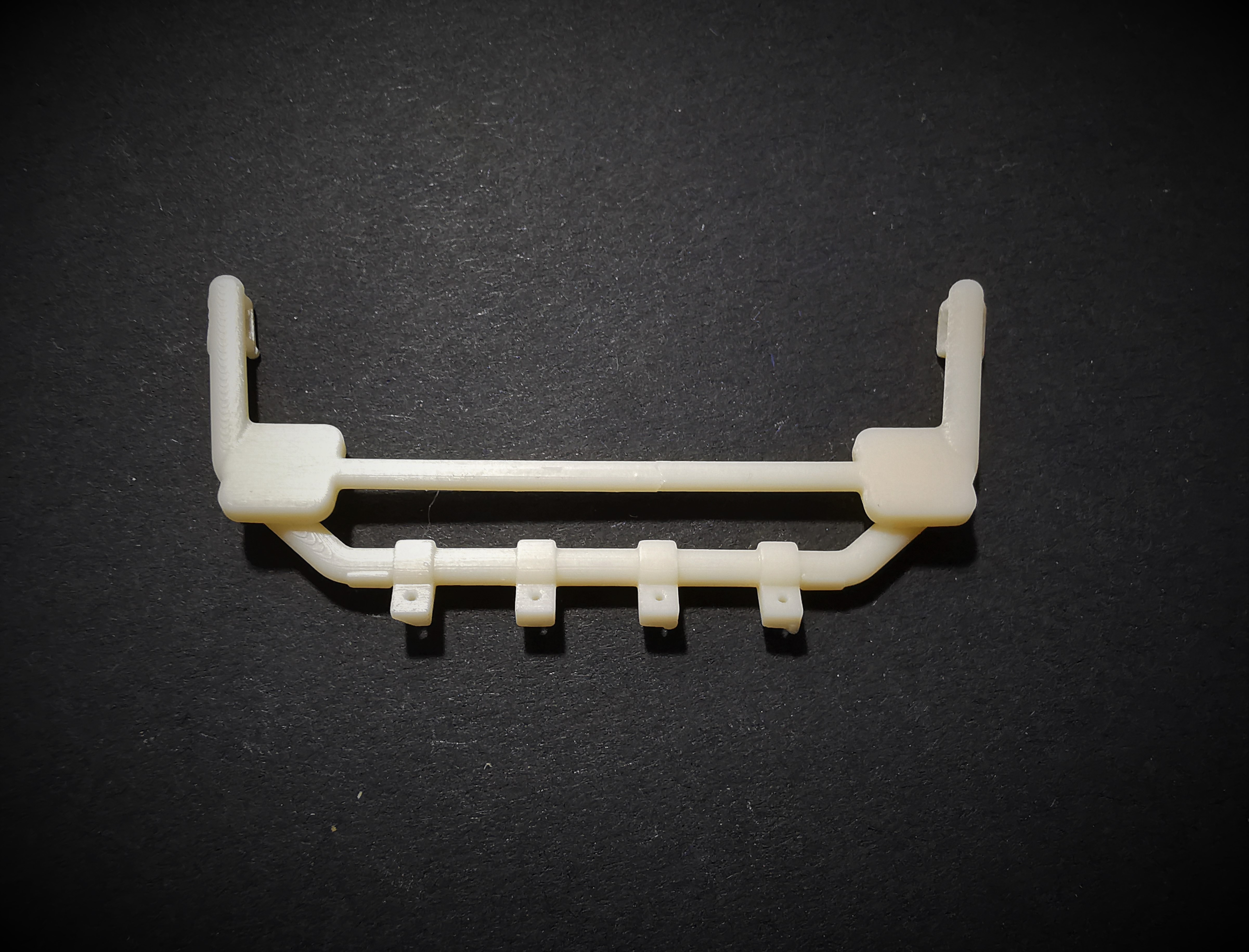 Volvo FH4 Trux Top-bar V.2  Place for 2 pcs  warninglights (four holders to extralights)