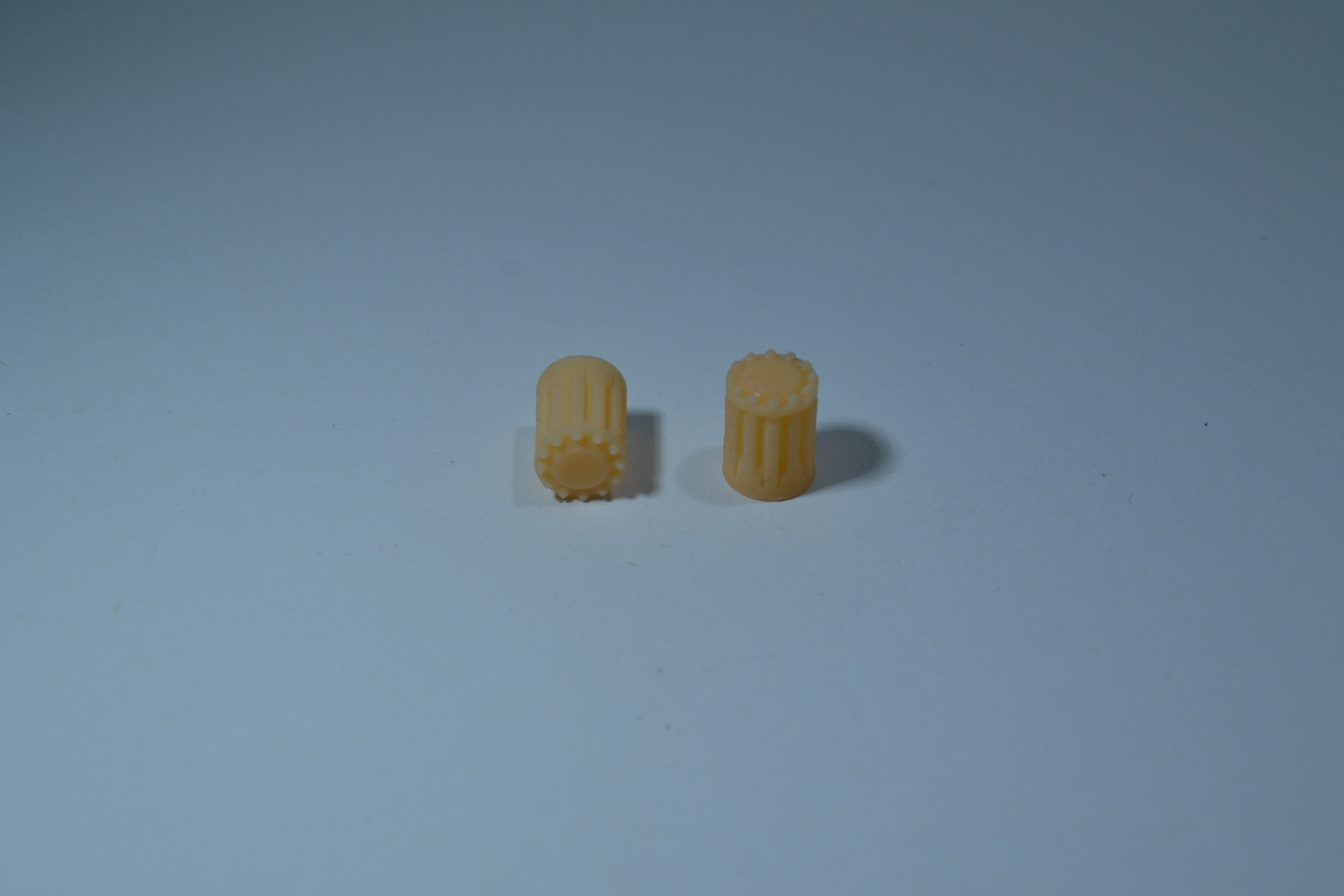 Volvo FH4 Hub Drive Axle Cap  (fits to Italeri original drive wheels) 2 pack